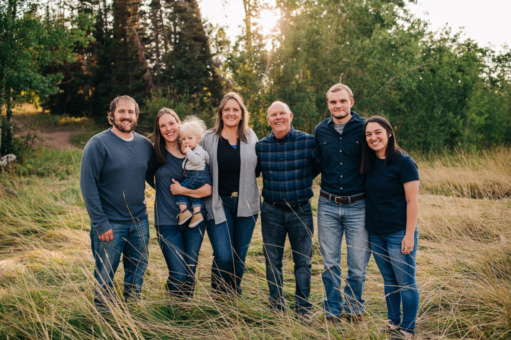 Extended family photos in Wyoming.
